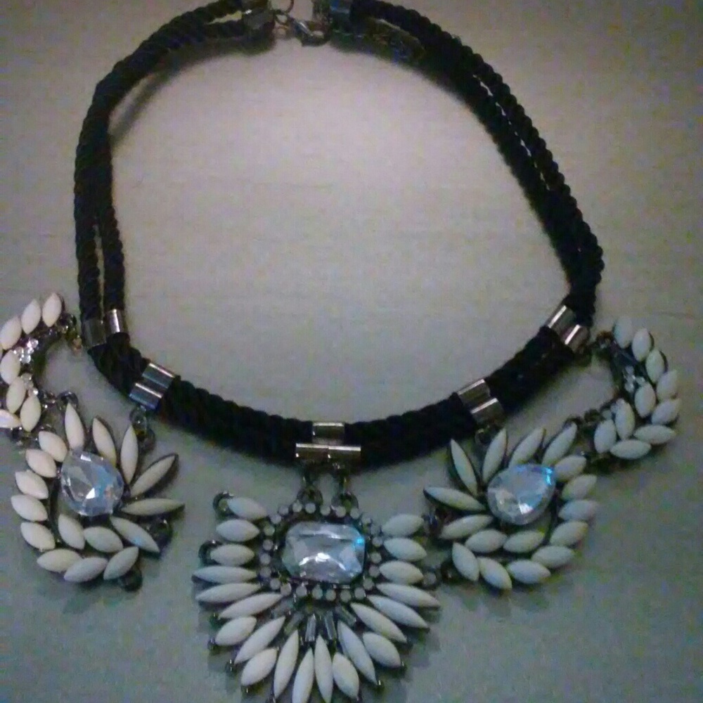 Accent rope necklace